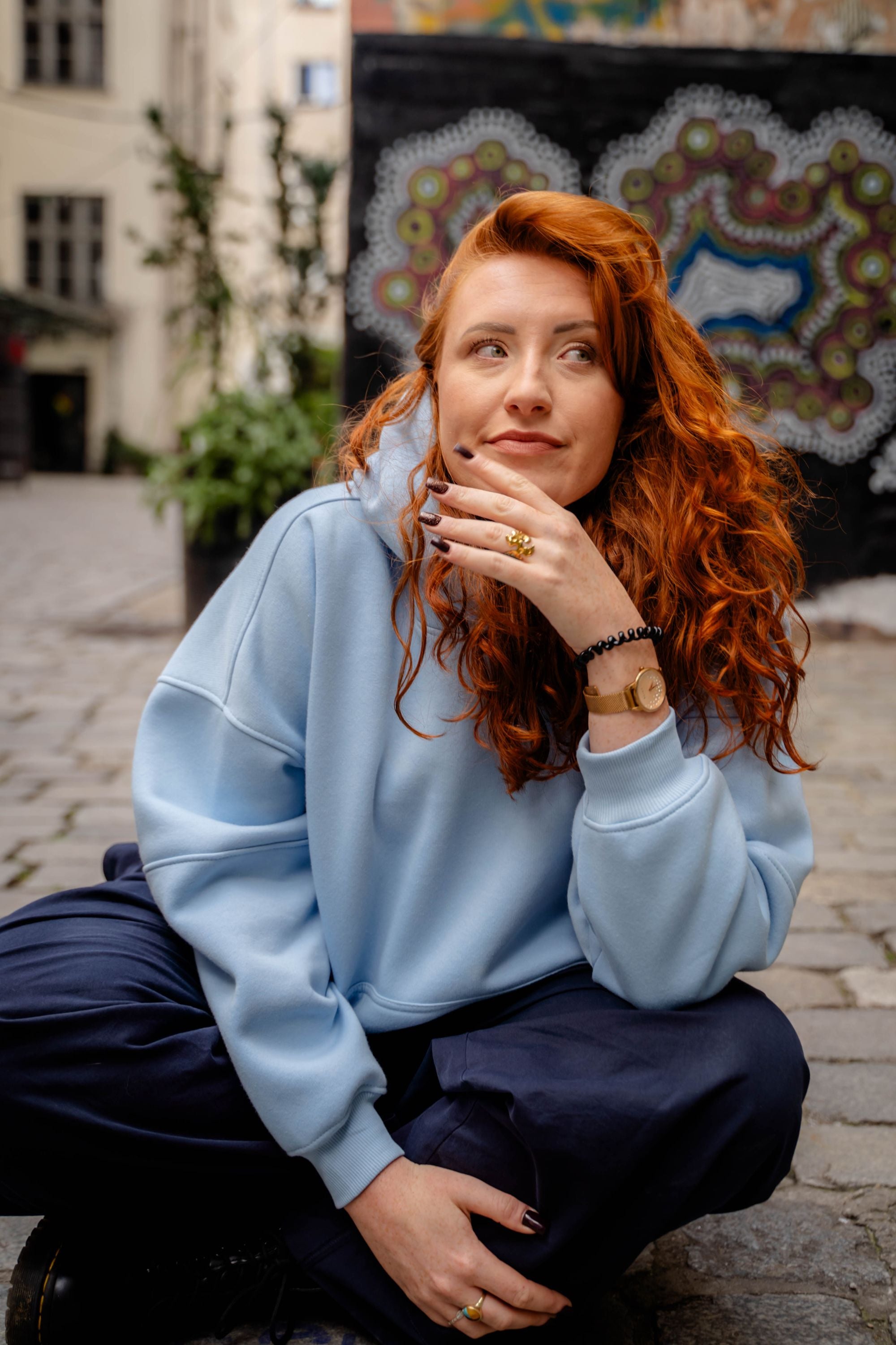 BLUZA Z KAPTUREM REST